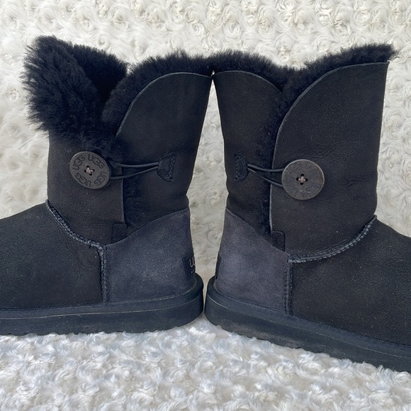 UGG bailey button boots - Picture 5 of 10